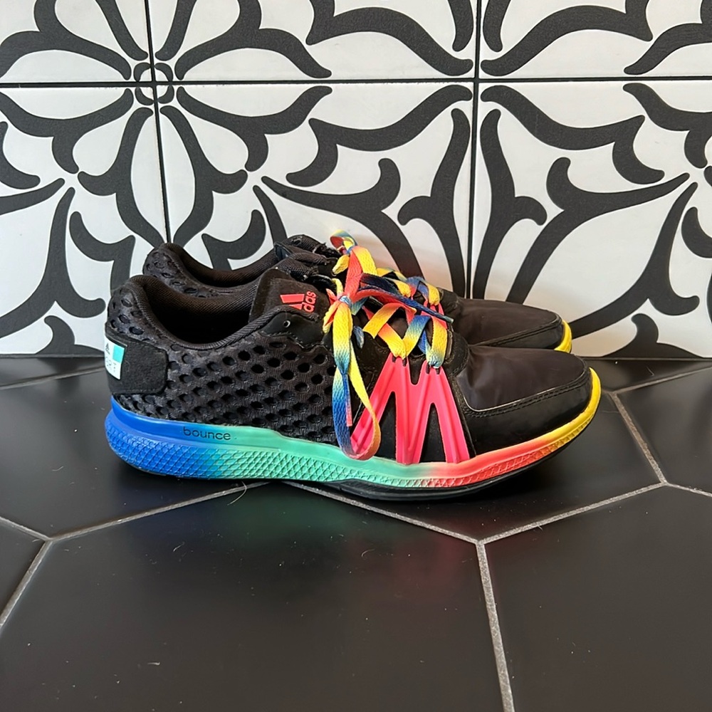 Stella McCartney Adidas ively rainbow sneakers, size 7, great condition.